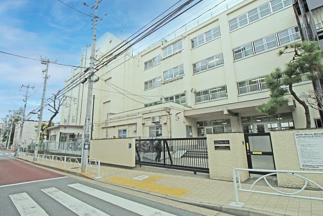 区立中根小学校