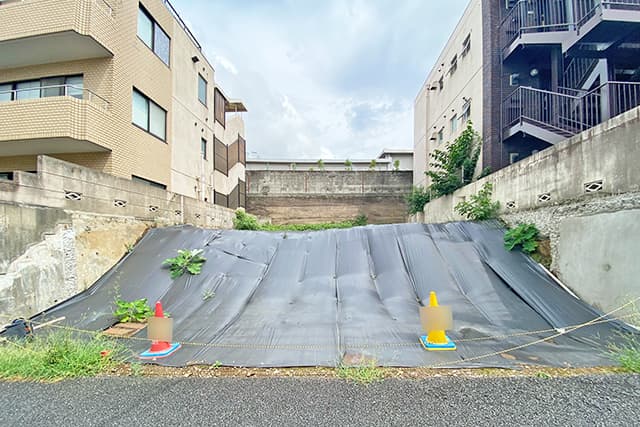 現地