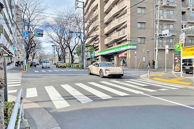 周辺道路②（かむろ坂通り）