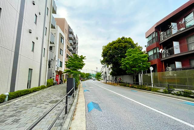 周辺環境②（仙台坂通り）