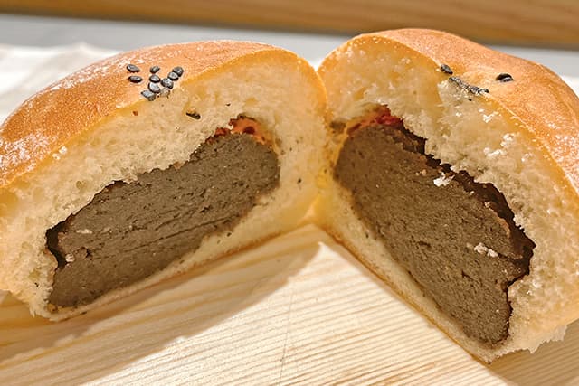黒ごまあんぱん
