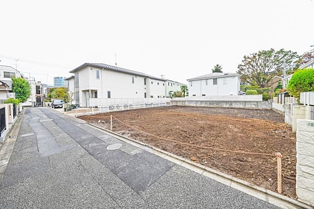 閑静な高級住宅地の土地