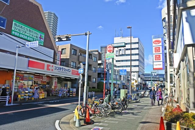 駅周辺の商店街