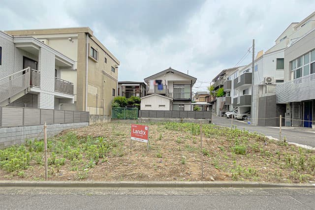 教育施設と豊かな自然に囲まれた安穏な日々を日常に