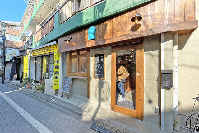 木目がおしゃれな外観