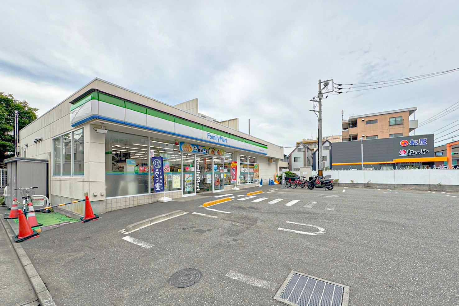 ファミリーマート石神井台六丁目店