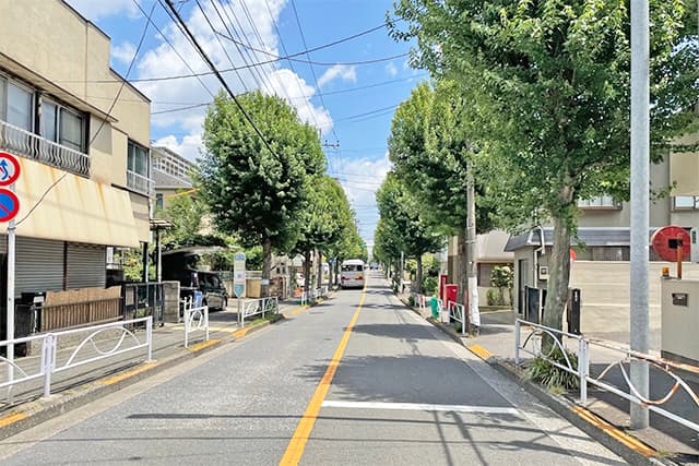 前面道路①（深沢学園通り）
