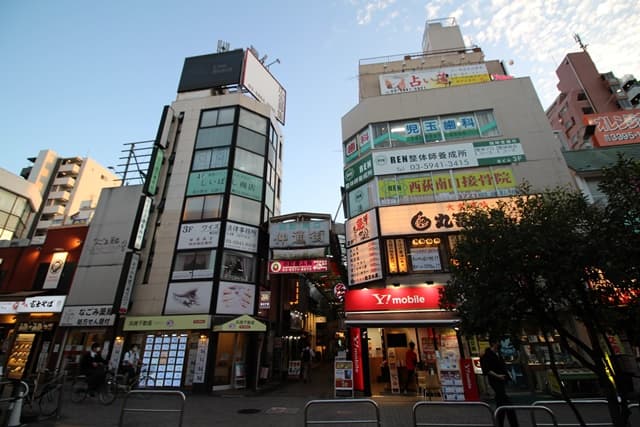 西荻窪駅前